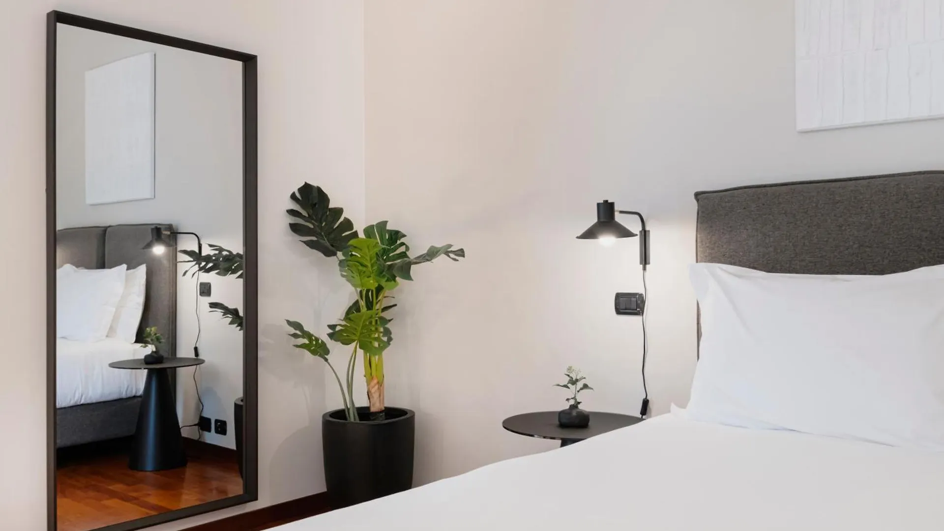Appartement Relstay - Montenapoleone Milaan